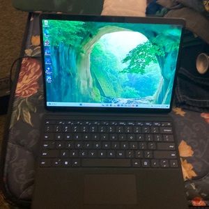 Microsoft surface pro 9 252 GB 12th GEN Intel core 16 GB installed ram.